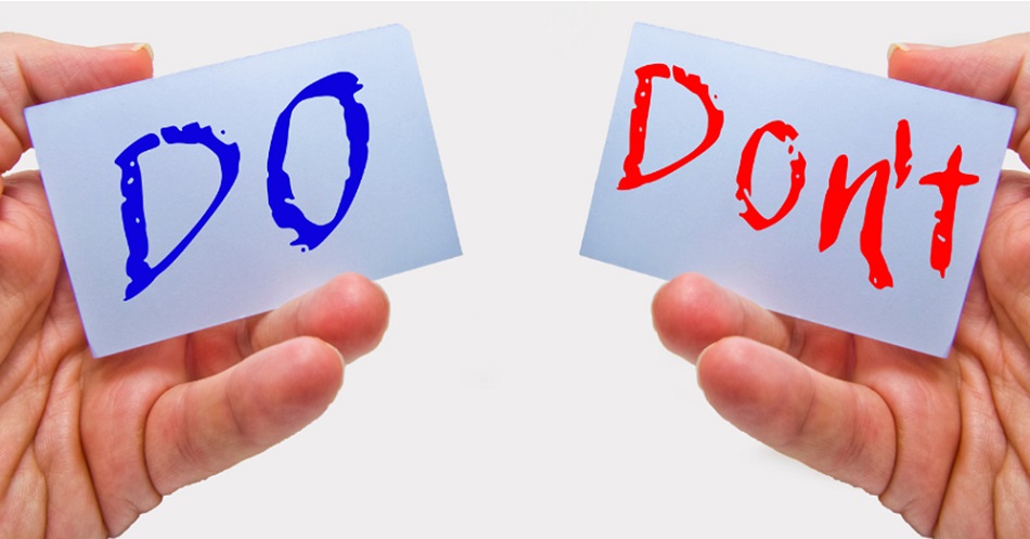 Holiday retail displays